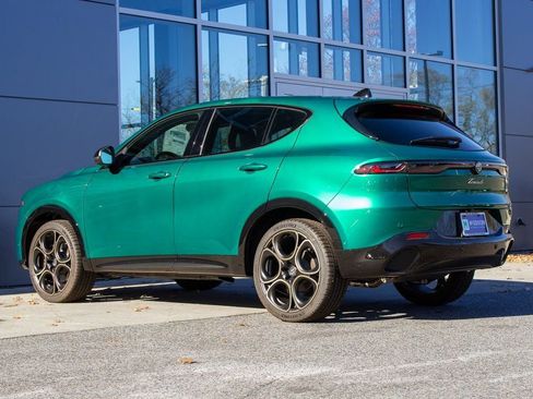 New 2025 Alfa Romeo Tonale image 8