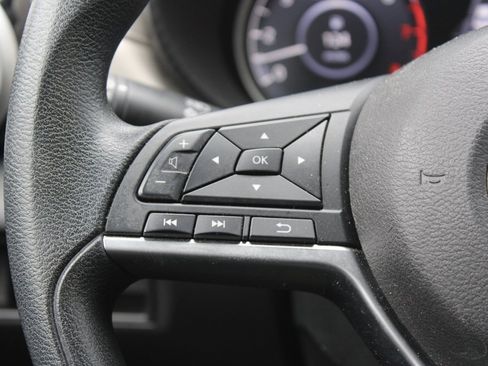 Used 2022 Nissan Versa SV w/ Trunk Package image 13