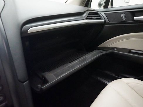 Used 2017 Ford Fusion Titanium image 31