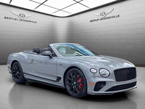 Used 2024 Bentley Continental GT image 34