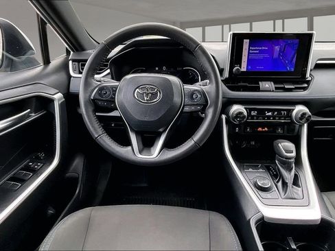 Used 2023 Toyota RAV4 SE w/ SE Grade Weather Package AWD/4WD image 6