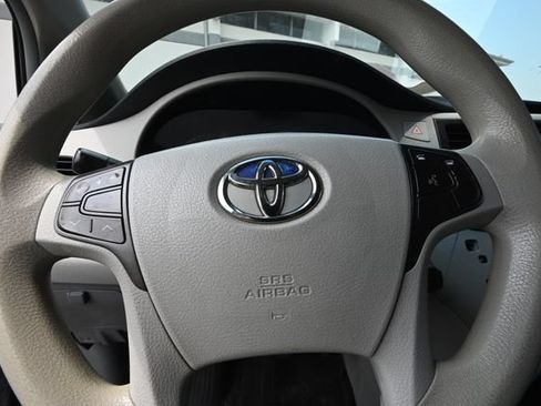 Used 2014 Toyota Sienna LE AWD/4WD image 14