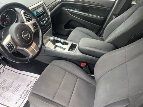 Used 2011 Jeep Grand Cherokee Laredo w/ Security & Convenience Group AWD/4WD image 22
