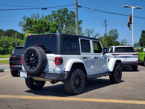 Used 2023 Jeep Wrangler Unlimited Sahara w/ Cold Weather Group AWD/4WD image 2