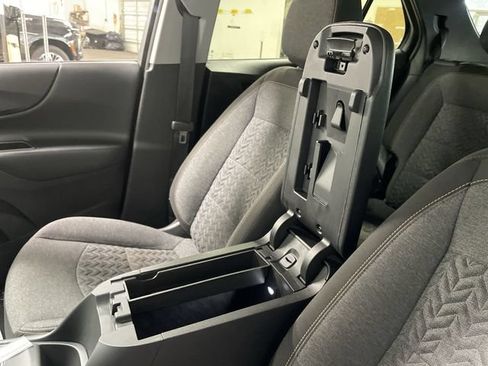 Used 2024 Chevrolet Equinox LT AWD/4WD image 21