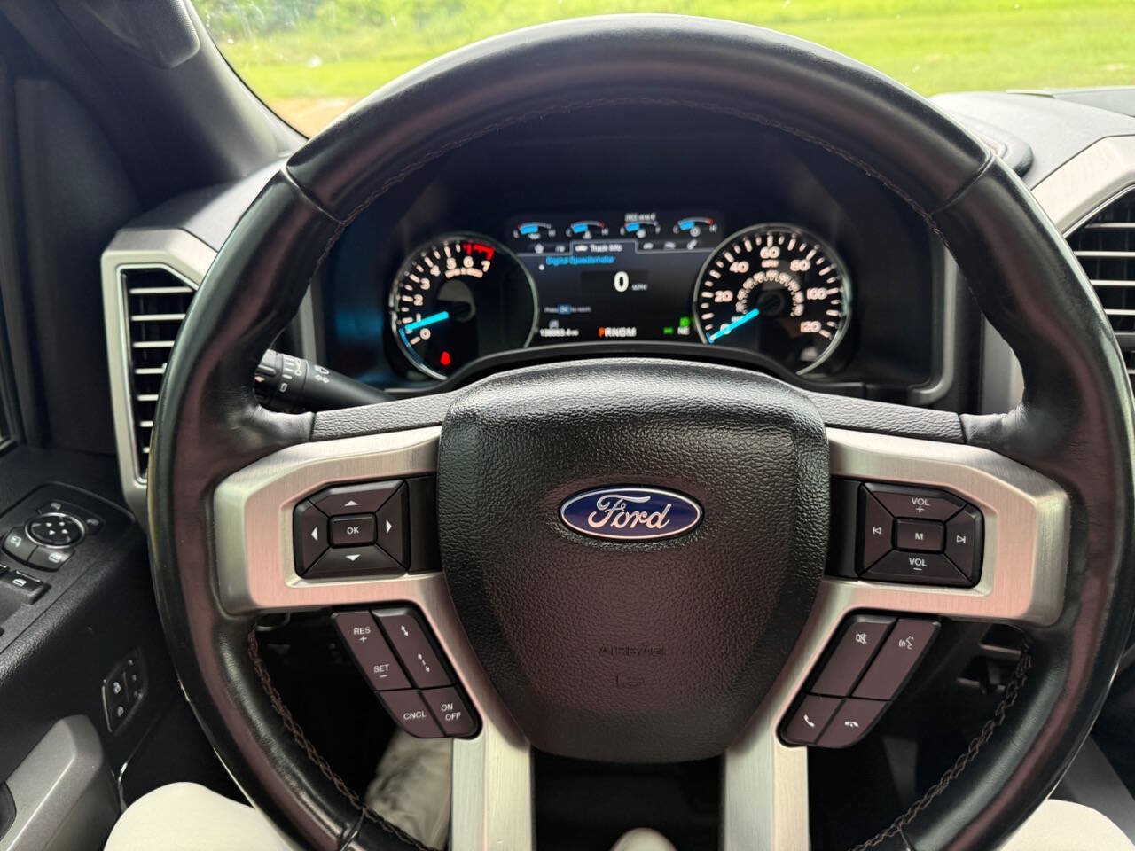 Used 2020 Ford F150 Platinum w/ Equipment Group 701A Luxury AWD/4WD image 17