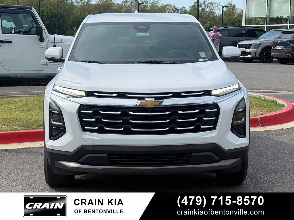 Used 2025 Chevrolet Equinox LT AWD/4WD image 2