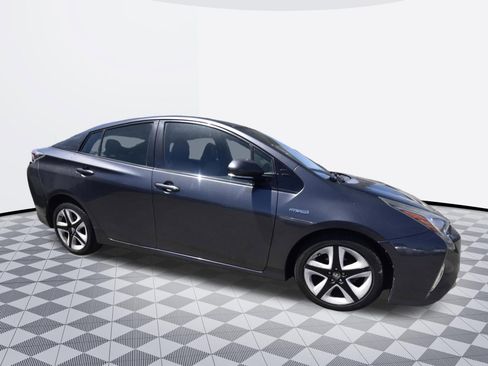 Used 2016 Toyota Prius Touring FWD image 4
