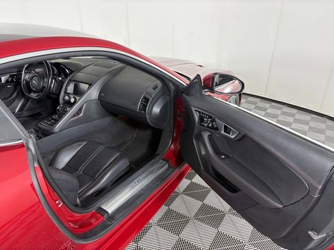 Used 2017 Jaguar F-TYPE R image 28