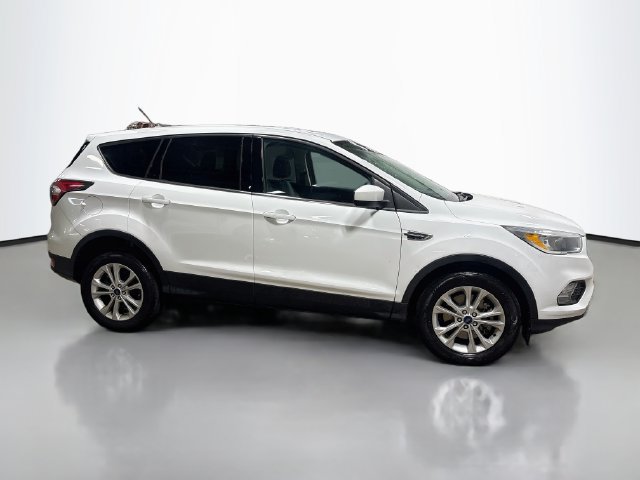 Used 2017 Ford Escape SE FWD image 6