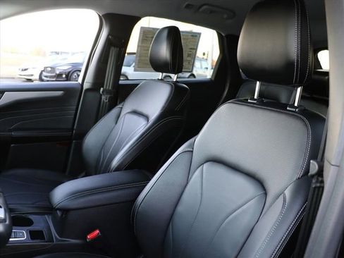 Used 2025 Ford Escape Platinum w/ Premium Technology Package image 20