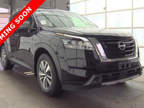 Used 2023 Nissan Pathfinder SL image 3