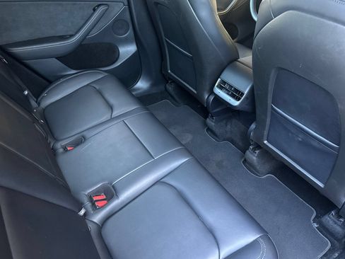 Used 2025 Tesla Model Y Performance AWD/4WD image 19