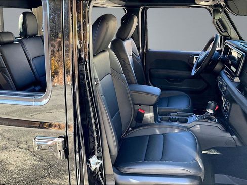 New 2026 Jeep Gladiator Sport image 9