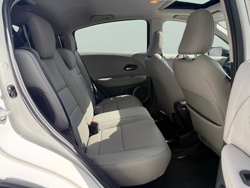 Used 2021 Honda HR-V EX-L image 12