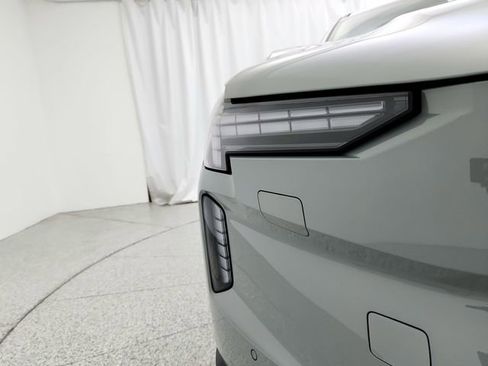 New 2025 Volvo EX90 Plus w/ Protection Package Premier image 30