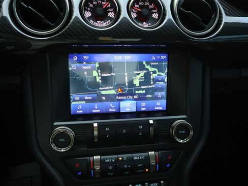 Used 2022 Ford Mustang Shelby GT500 w/ Technology Package RWD image 21