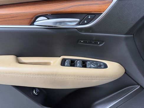 Used 2019 Cadillac XT5 Platinum image 13