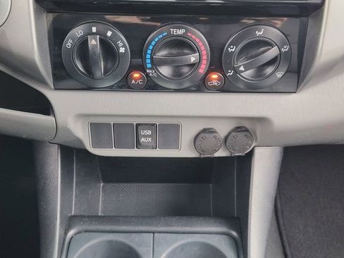 Used 2015 Toyota Tacoma 4x4 Double Cab w/ SR5 Package image 18