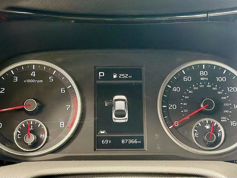 Used 2022 Kia K5 LX FWD image 14