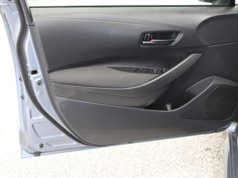 Used 2025 Toyota Corolla LE FWD image 12