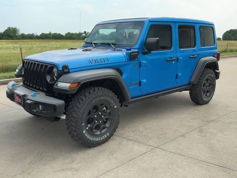 New 2023 Jeep Wrangler Unlimited w/ Sun & Screen Package image 4