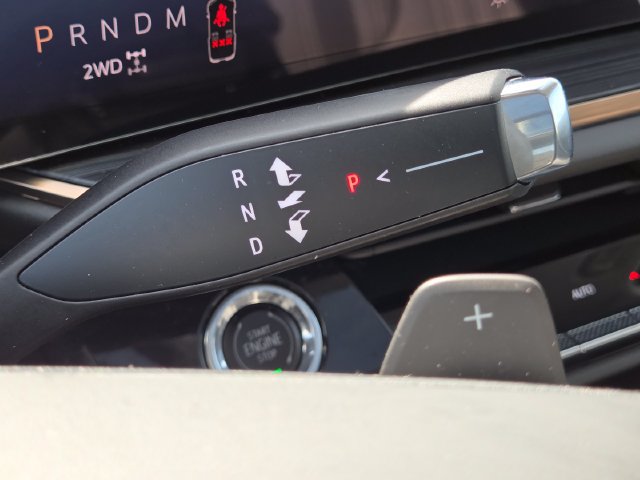 Used 2024 Buick Envision Avenir AWD/4WD image 34
