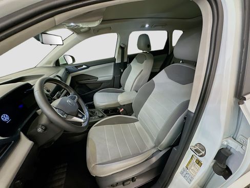 Used 2022 Volkswagen Taos SE w/ Panoramic Sunroof Package image 13