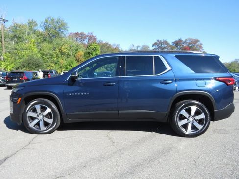 Used 2022 Chevrolet Traverse LT w/ LT Premium Package image 9