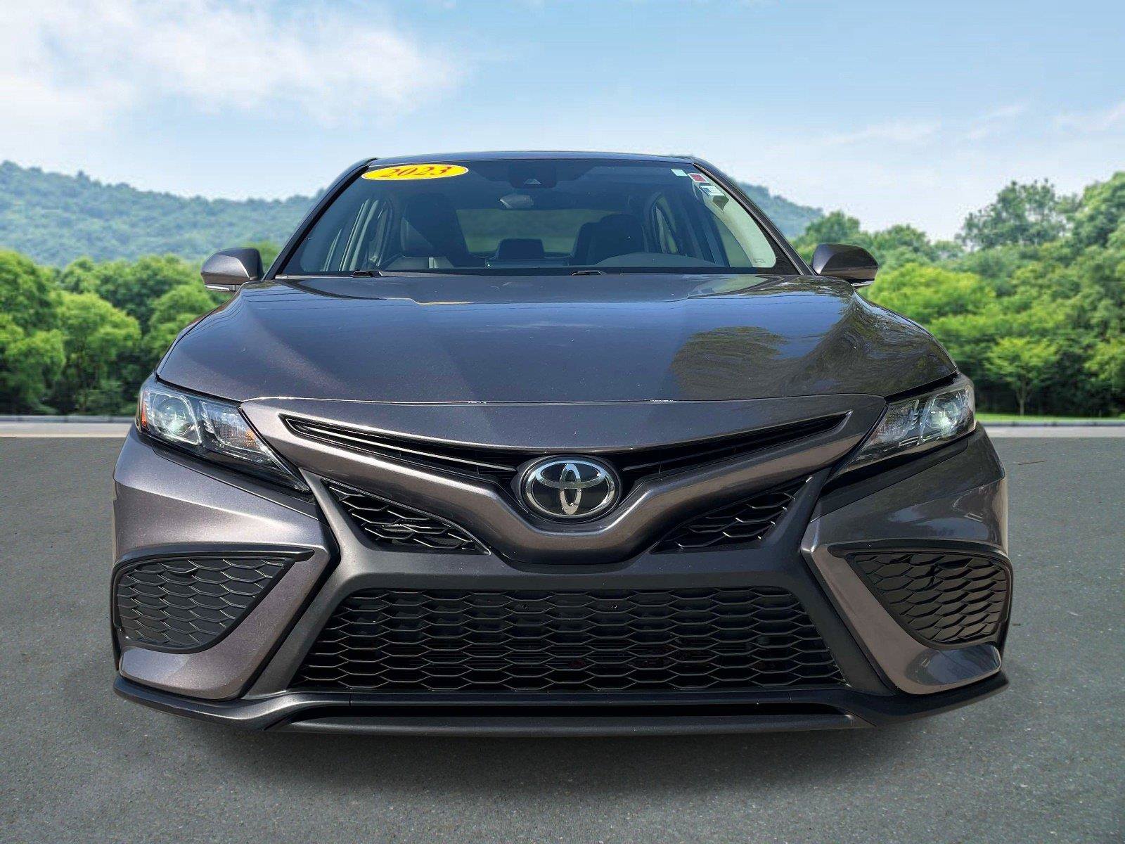 Used 2023 Toyota Camry SE FWD image 8