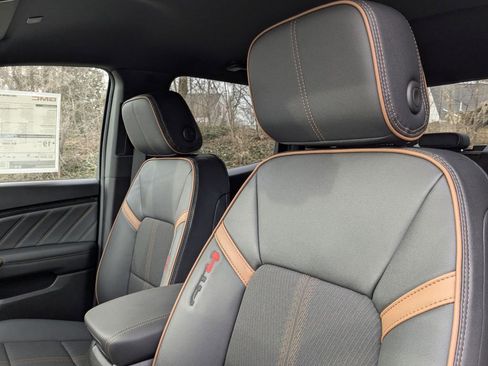 New 2026 GMC Canyon AT4 image 13