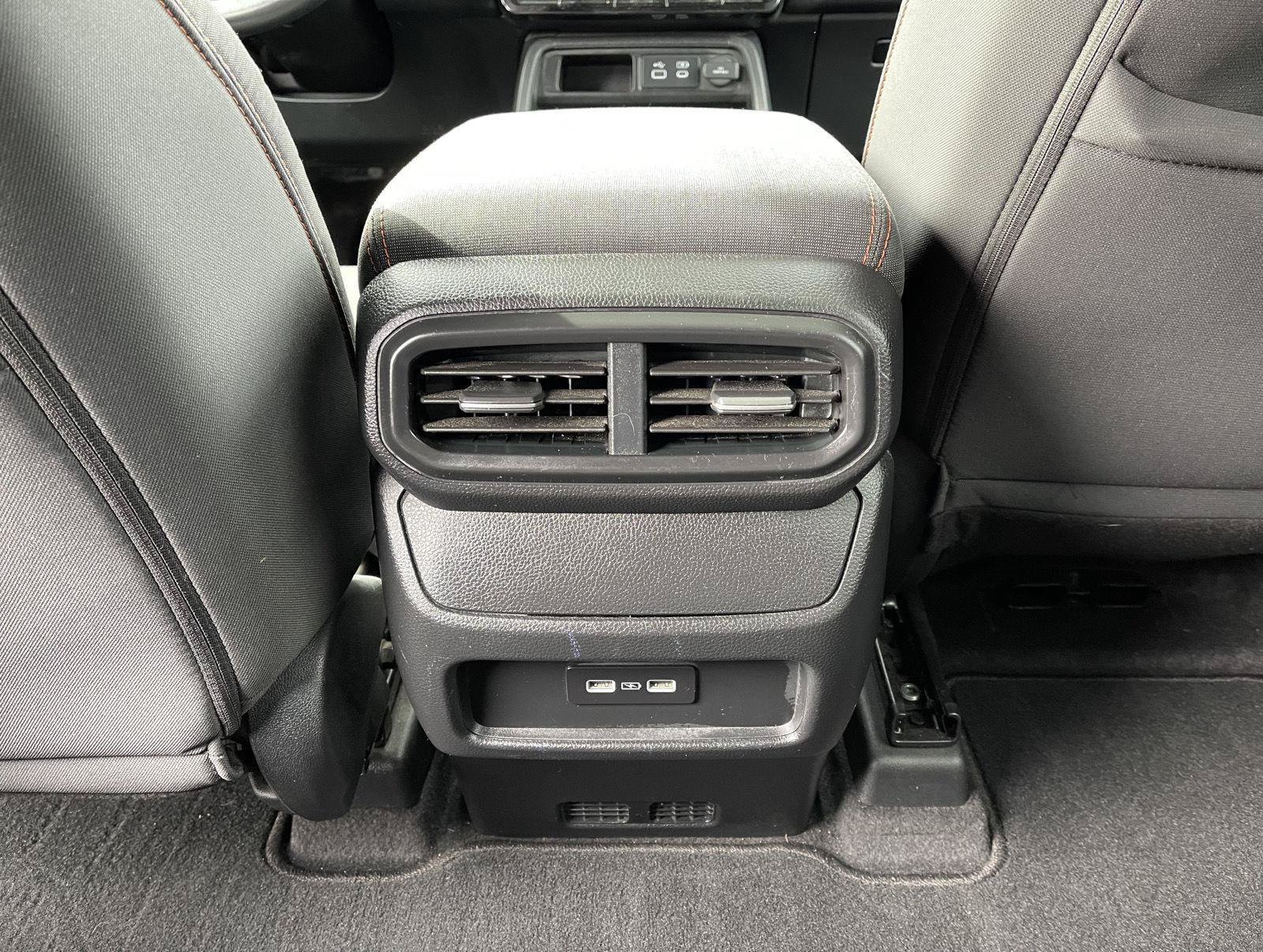 Used 2023 Honda Pilot Sport image 15