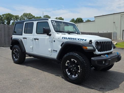Used 2025 Jeep Wrangler Unlimited Rubicon 4xe w/ Safety Group AWD/4WD image 7