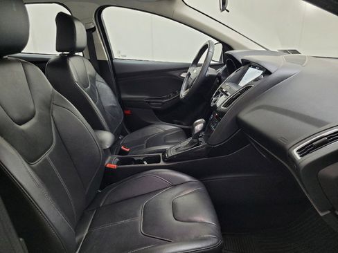 Used 2017 Ford Focus Titanium FWD image 21