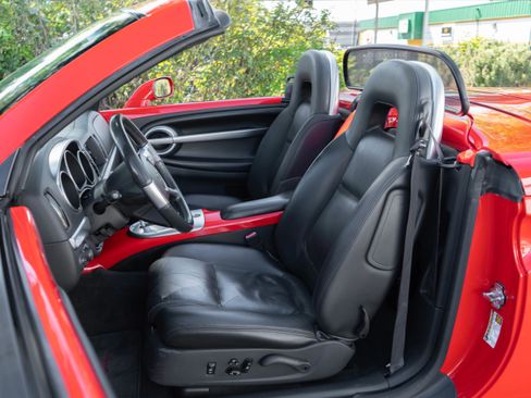 Used 2005 Chevrolet SSR w/ Preferred Equipment Group RWD image 18