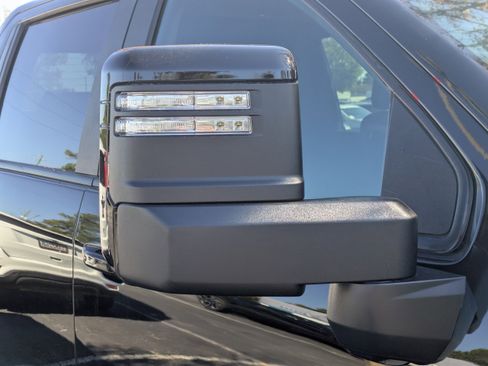 Used 2021 Chevrolet Silverado 2500 LTZ w/ LTZ Plus Package image 11