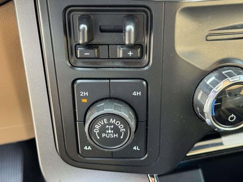 Used 2021 Ford F150 Lariat w/ Equipment Group 502A High AWD/4WD image 8