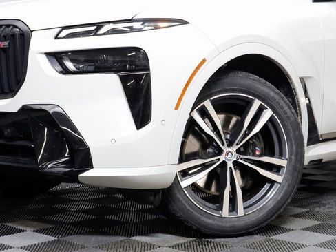 Certified 2023 BMW X7 M60i image 3