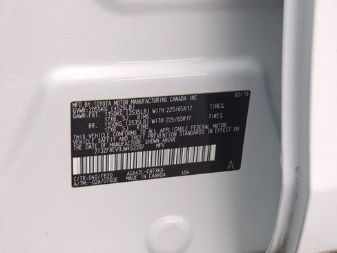 Used 2018 Toyota RAV4 LE FWD image 28