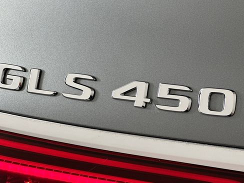 Used 2023 Mercedes-Benz GLS 450 4MATIC image 11
