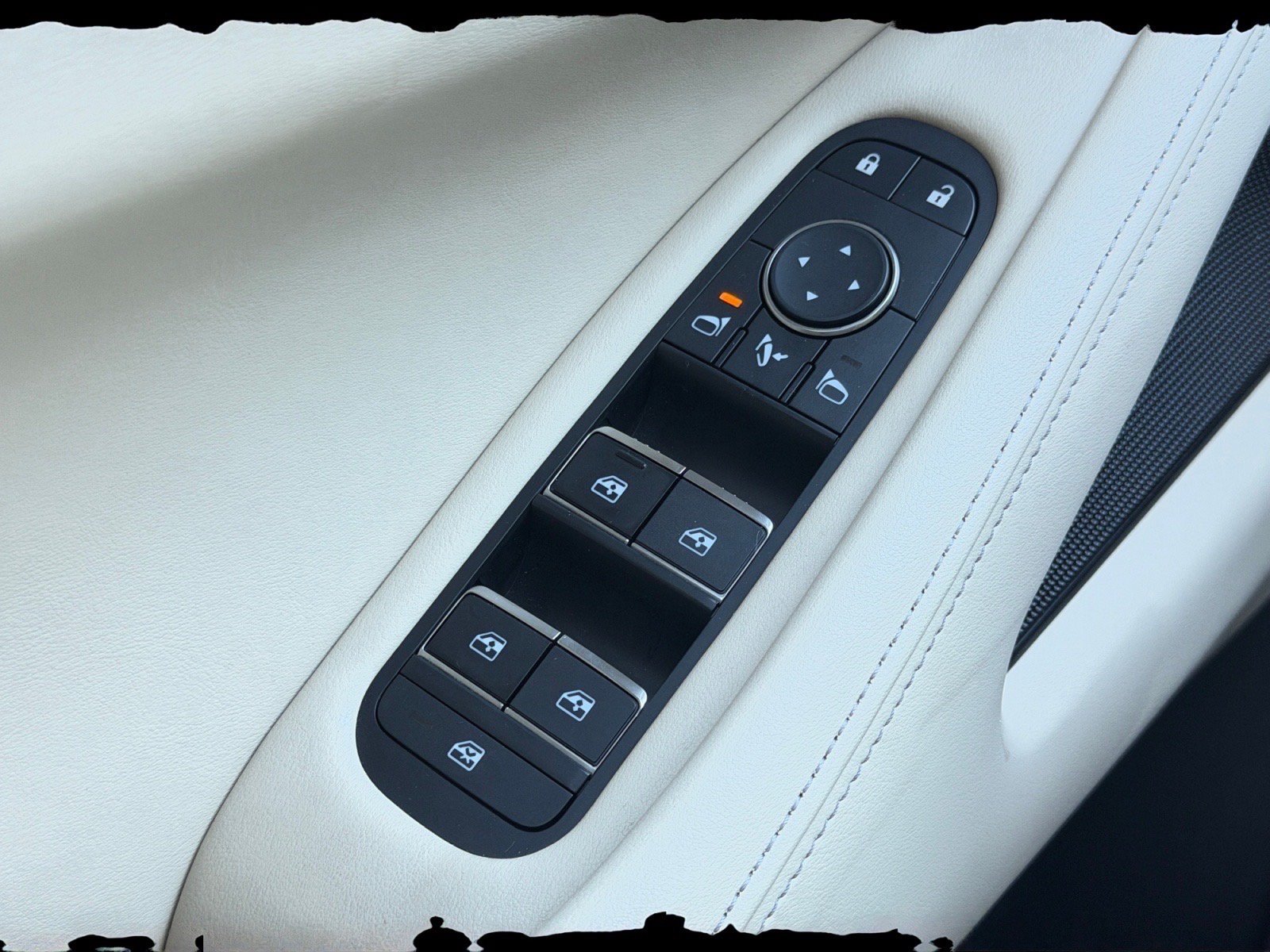 Used 2023 INFINITI QX60 Luxe w/ Cargo Package AWD/4WD image 23