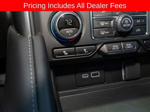 Used 2024 Chevrolet Tahoe Z71 w/ Luxury Package AWD/4WD image 19