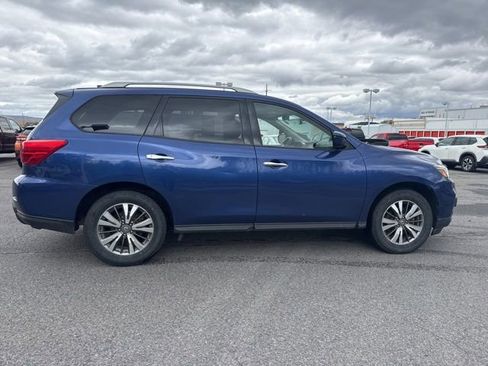 Used 2019 Nissan Pathfinder SV AWD/4WD image 4