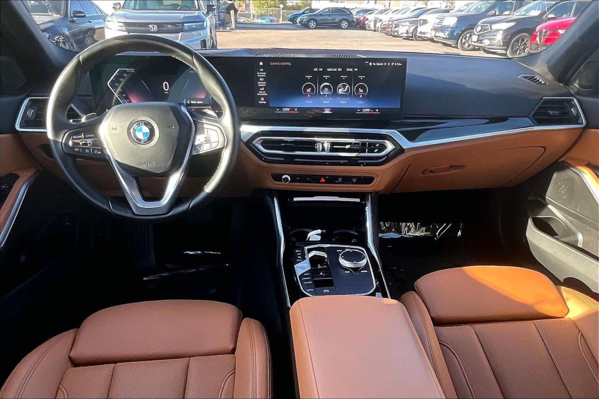 Used 2023 BMW 330i Sedan w/ Parking Assistance Package RWD image 11
