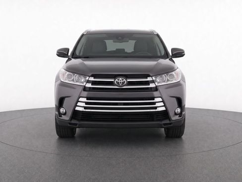 Used 2019 Toyota Highlander Limited AWD/4WD image 2