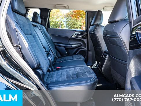 Used 2024 Mitsubishi Outlander SE image 24