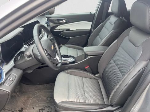 Used 2026 Chevrolet Trax LT w/ Driver Confidence Package FWD image 9