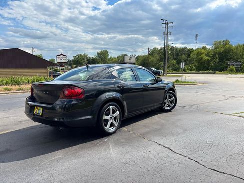 Used 2011 Dodge Avenger Lux FWD image 9