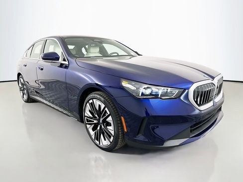 New 2027 BMW 530i xDrive AWD/4WD image 3
