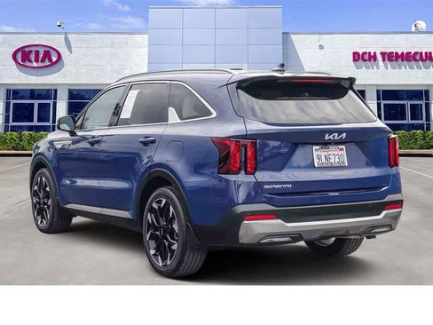 Certified 2024 Kia Sorento EX image 6